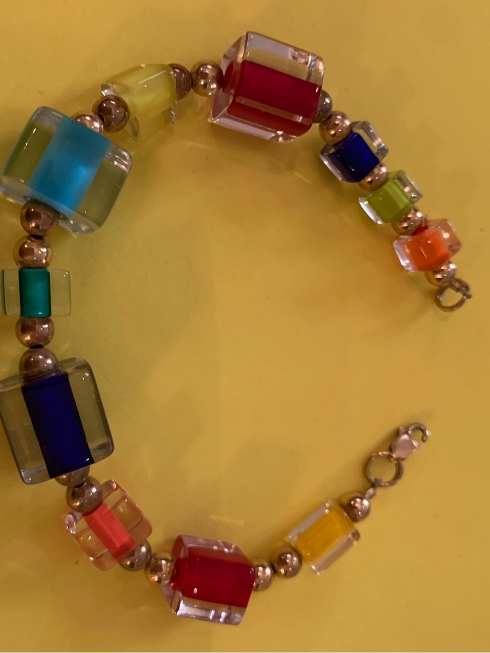 VINTAGE COLORFUL MULTICOLORED BLOCK BRACELET. - Picture 3 of 4